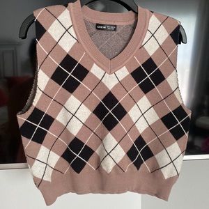Plaid taupe white and black cropped sweater vest